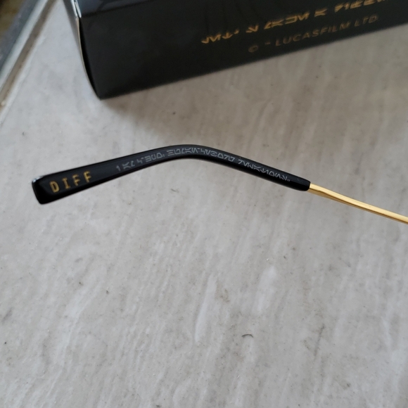 STAR WARS Licensed 3CPO Polarized Sunglasses - Picture 5 of 8